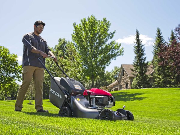 Honda 21 In. Steel Deck Self Propelled 3-in-1 Lawn Mower with GCV170 Engine Auto Choke and Smart Drive HRN216VKA from Honda - Image 5