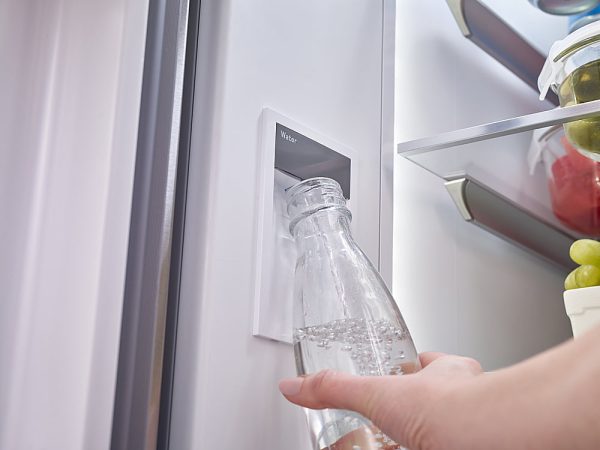 Bosch - 800 Series 20 Cu. Ft. 4-Door French Door Counter-Depth Smart Refrigerator with Beverage Cooler Drawer - Stainless steel - Image 6