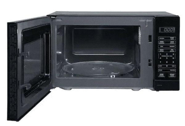 Magic Chef 0.7 cu. ft. 700-Watt Countertop Microwave in Black - Image 3